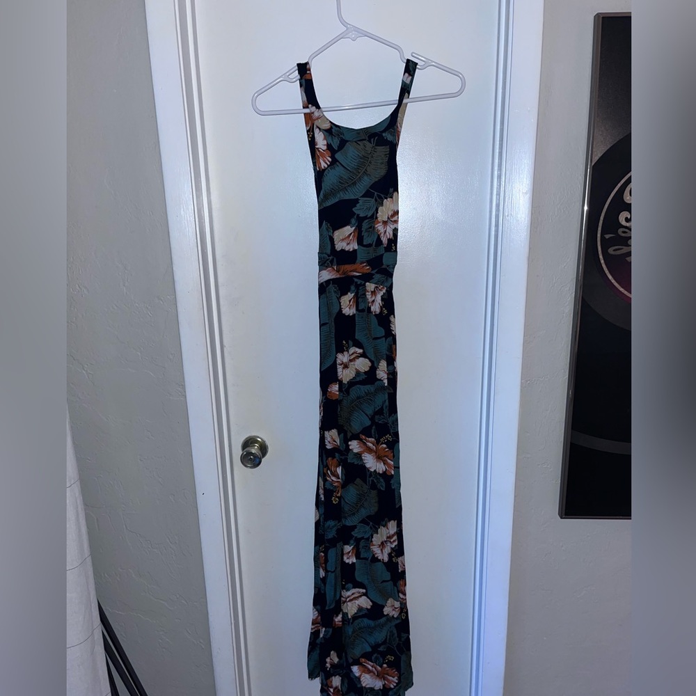 Lulu’s Black Floral Low Back Maxi Dress